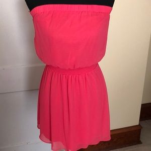 Express blouse size XS Ptp 16 stretches to 18”